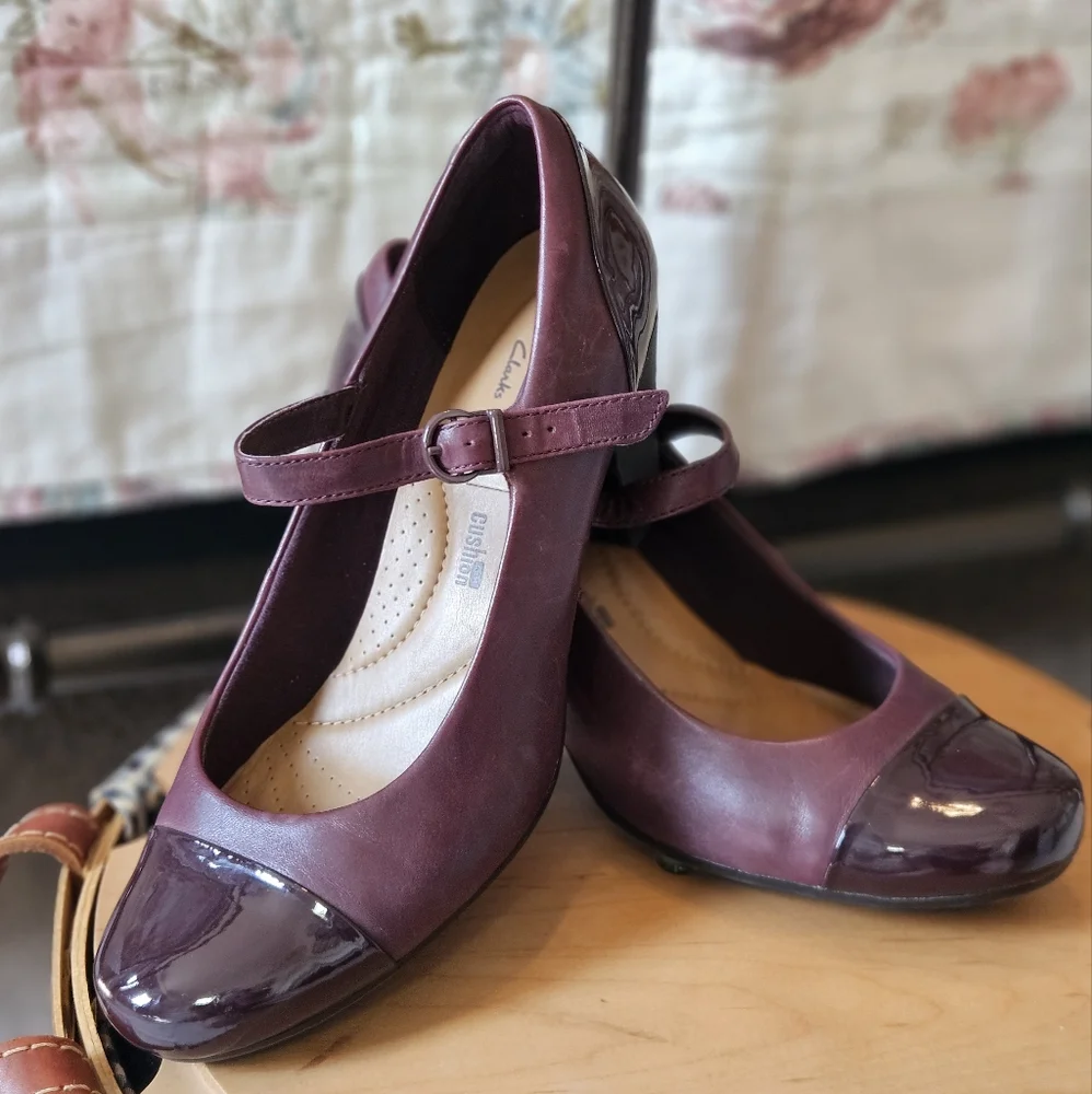 Clarks Garnit Tianna Dress pump in Merlot Red.  Women's size 7 1/2 - Picture 2 of 10